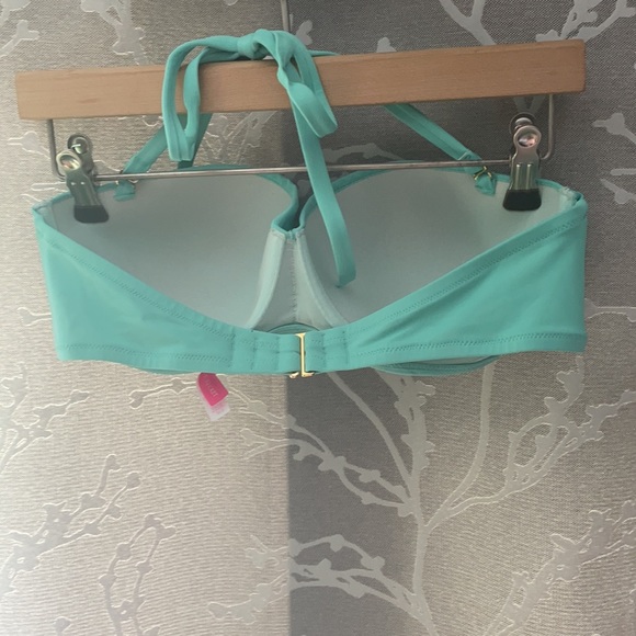 Bikini - Picture 2 of 6